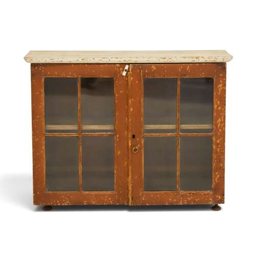 Early 19th Century English Folk Art Painted Glazed Scratch Cupboard c.1820