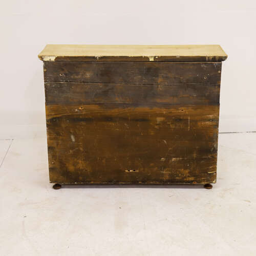 Early 19th Century English Folk Art Painted Glazed Scratch Cupboard c.1820